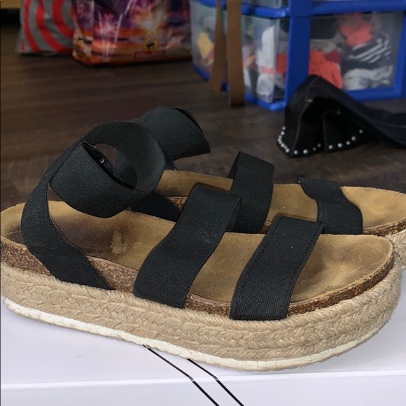 Platform - Picture 2 of 3